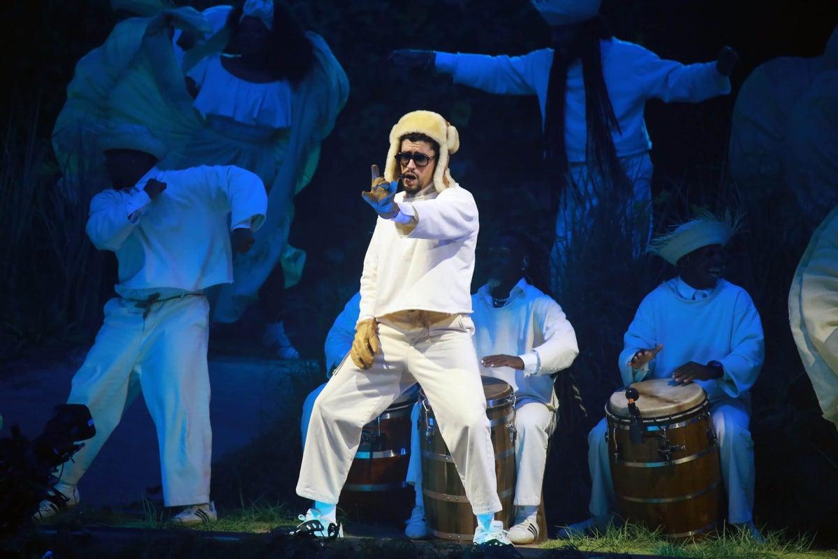 There is a bad bunny on a tour in the US because of ice, but there will be agent...