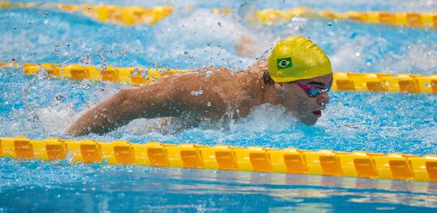Gabriel Bandera sets a world record in the 100m butterfly
