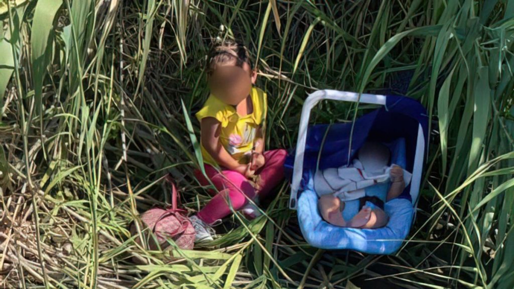 Border agents have found two abandoned children in the United States world