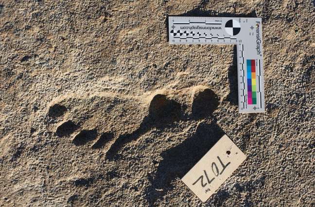 One of the footprints that researchers attribute to children or adolescents who lived more than 20 thousand years ago in the American continent