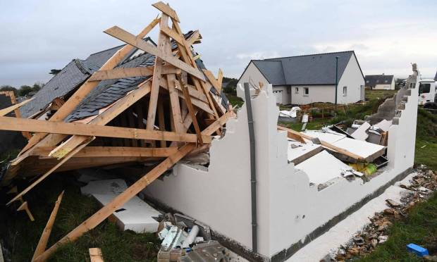 A destroyed house after it was hit by Storm Aurore in Plosevet, western France, Photo: FRED TANNEAU / AFP
