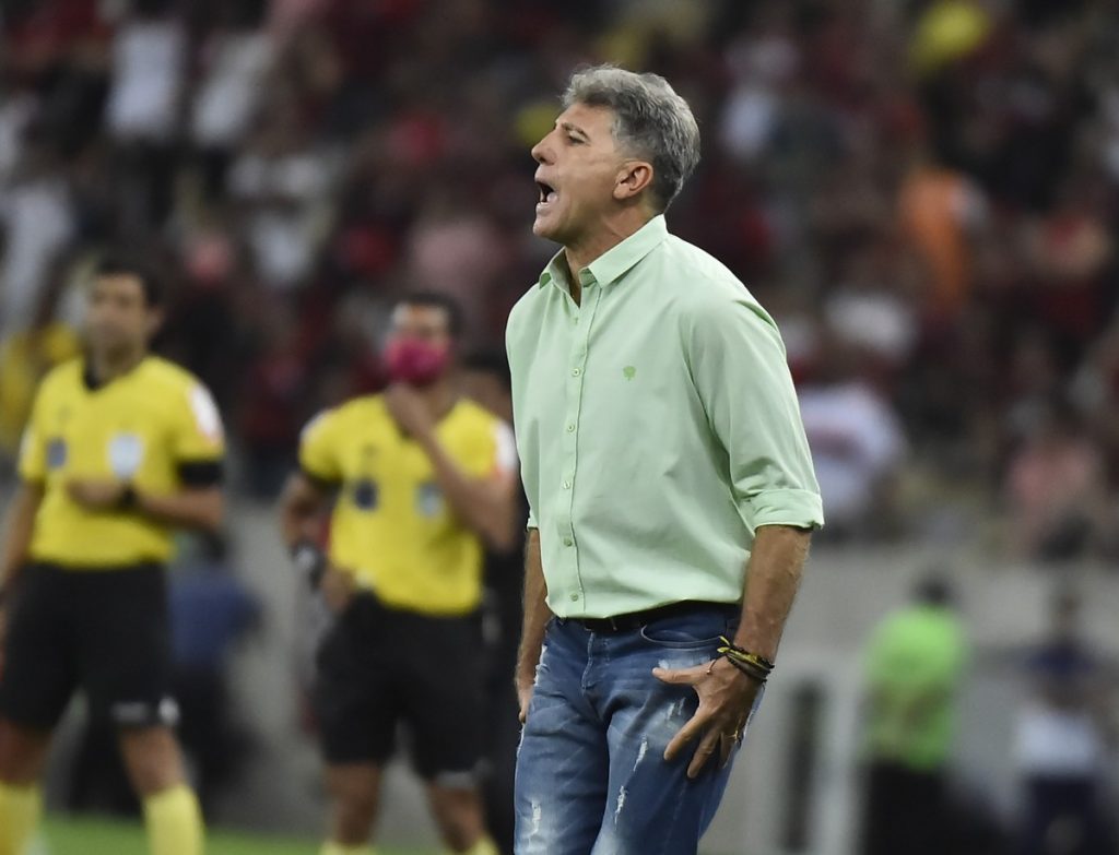 Renato Gaucho hands over the position after the elimination, but the board does not accept and keeps the coach in Flamengo |  flamingo