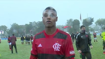 Matthews Fransa scored four goals, honoring his father and celebrating defeat at Palmeiras