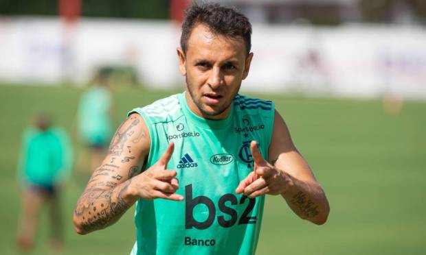 Rafinha left Flamengo in August 2020 for Olympiacos in Greece.  He remained there until March of this year, when Grêmio announced him.  The full-back continues to defend the club from Rio Grande do Sul until then Photo: Alexandre Vidal / Flamengo / Devolgação