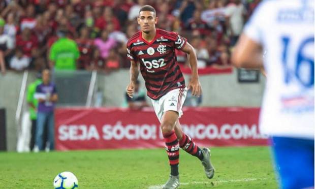 The midfielder was revealed at the Flamengo base, where Vinicius Sousa was appointed by Lommel, of Belgium, last year.  He has been loaned and is currently defending Belgian KV Mechelen Photo: Alexandre Vidal / Flamengo