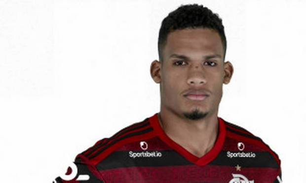 At the start of the 2020 season, Rafael Santos (revealed by Flamengo) was loaned to APOEL.  He has a contract with the Cypriot club until May 2022 Photo: Disclosure