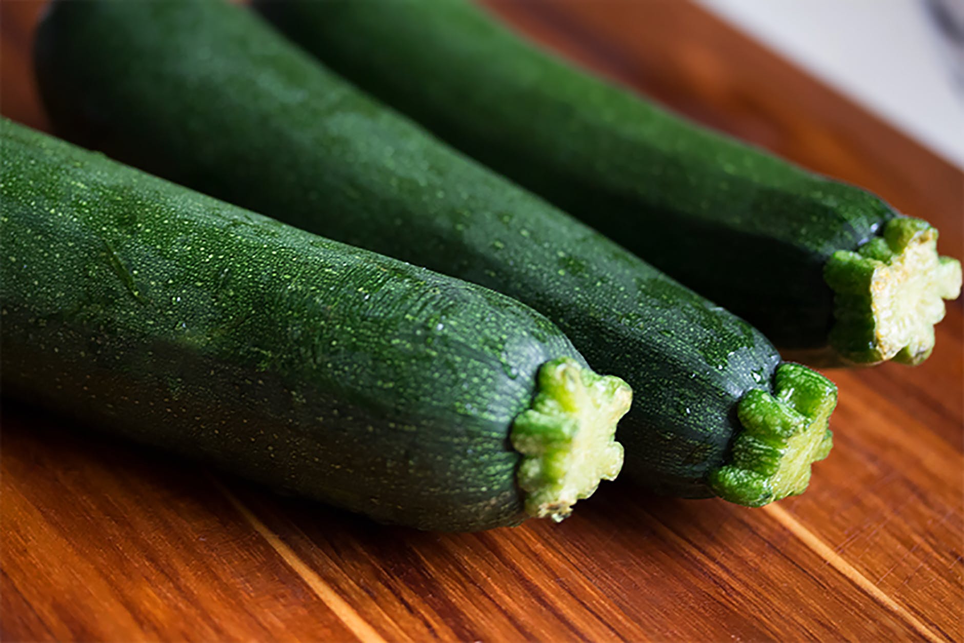 How to use cucumber for body care.