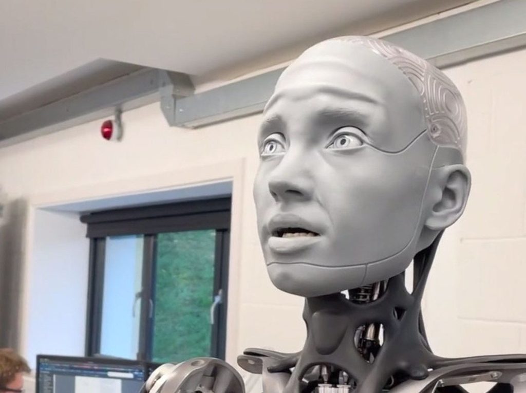 Ameca, the human-like robot that impresses with its similarity to humans;  Video |  cooperation