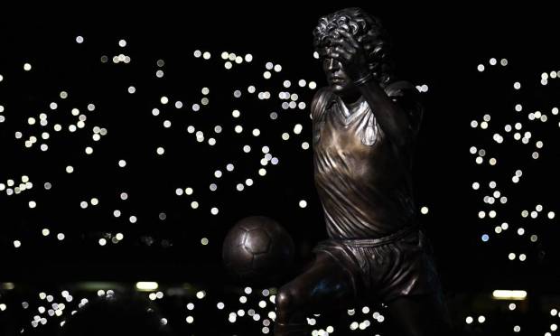 Bronze statue of Argentine football legend Diego Maradona in Naples on the first anniversary of his death Photo: Alberto Pisoli / AFP