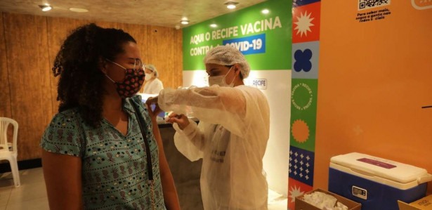 Find out where to get vaccinated against influenza and covid-19 this week in Recife