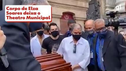 Elsa Soares' body leaves the Municipal Theater