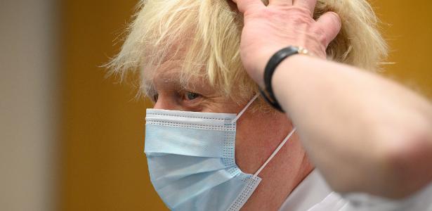Após escândalo, Boris Johnson luta para manter cargo