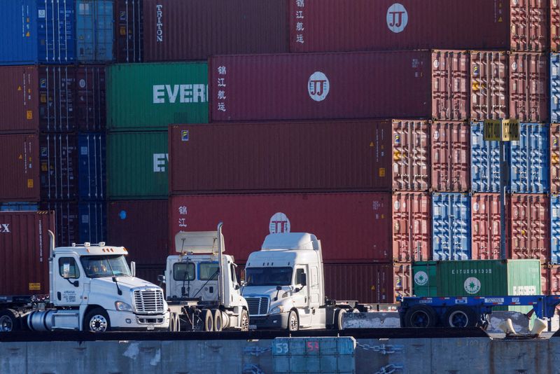 The trade deficit in US goods widens in December