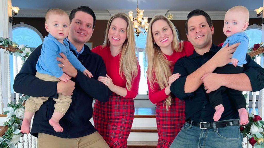 USA: Twins marry twins and have children of identical relatives