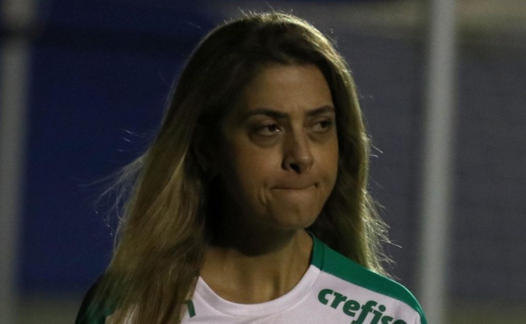 "Under transfer";  The journalist revolts with Leila Pereira and asks Flamengo to hire two Palmeiras card holders
