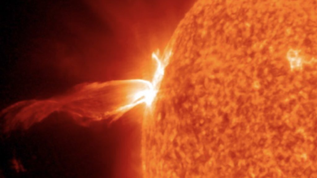 Big explosion in the sun heralds solar storms