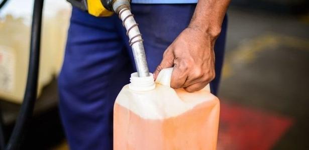 Brazil has the third most expensive gasoline in the world, according to consultancies