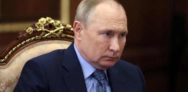 Putin will suspend gas contracts if countries do not pay in rubles