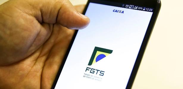 Is it worth withdrawing up to 50% of the FGTS to buy Eletrobras shares?  - 2022/05/22