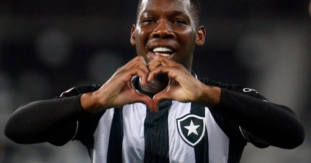 Patrick de Paula: “Arriving at Botafogo as the most expensive deal in history is a source of happiness and contentment. I want to return the favor.”