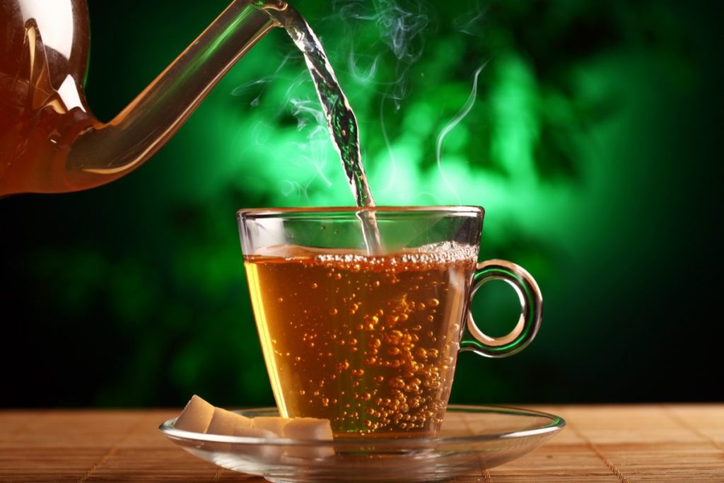 Qual o chá para garganta irritada mais recomendado? Descubra agora mesmo e faça o seu - Foto: Canva
