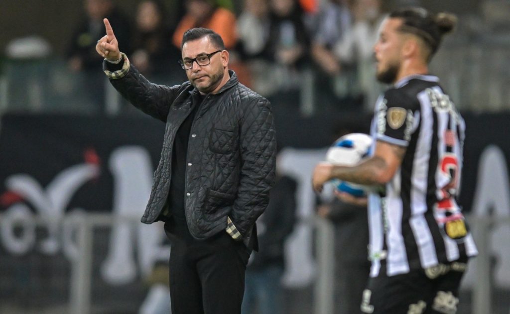 Atletico Mineiro does not waste time and reaches a verbal agreement to end the match with the former Corinthians team
