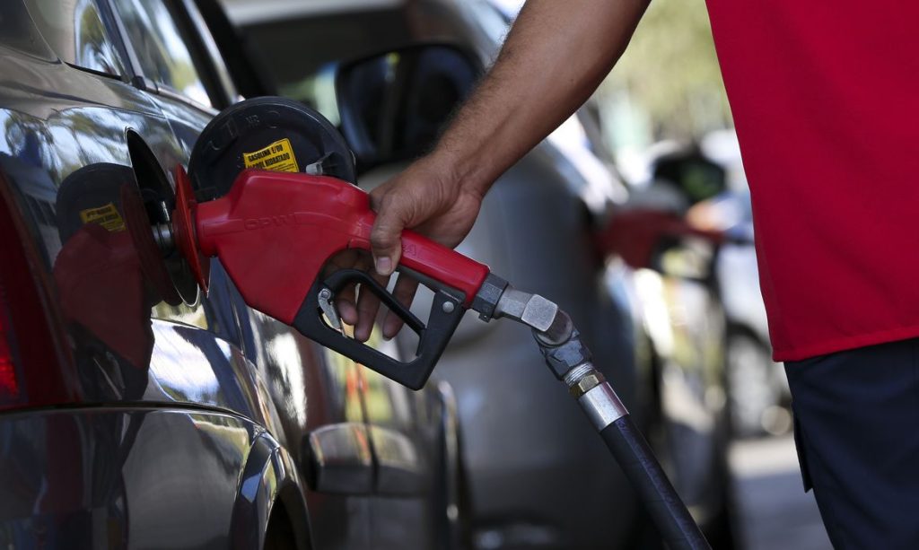 Government sets up 'task force' to monitor fuel cuts