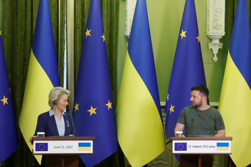 The European Commission will announce next week whether it will pave the way for Ukraine to join the European Union |  Globalism