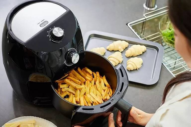 Air fryer: Is cooking with an electric fryer healthier and cheaper than an oven?  - 07/20/2022 - Balance