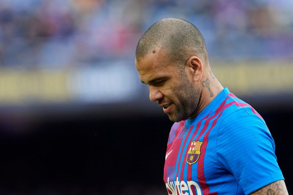 Daniel Alves says that if he comes to Brazil he will play for Atletico PR and criticizes Beckett: 'Pushing drunk down the hill is easy' |  international football