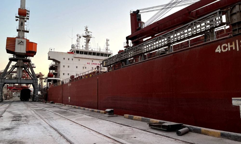 Grain ships leave Ukraine, but buyers refuse to ship