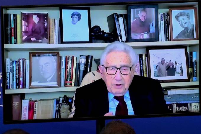 China: Kissinger: "America doesn't know what balance is with China"