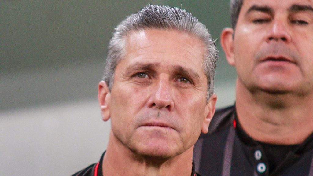 Vasco agrees to appoint coach Jorginho to continue the season