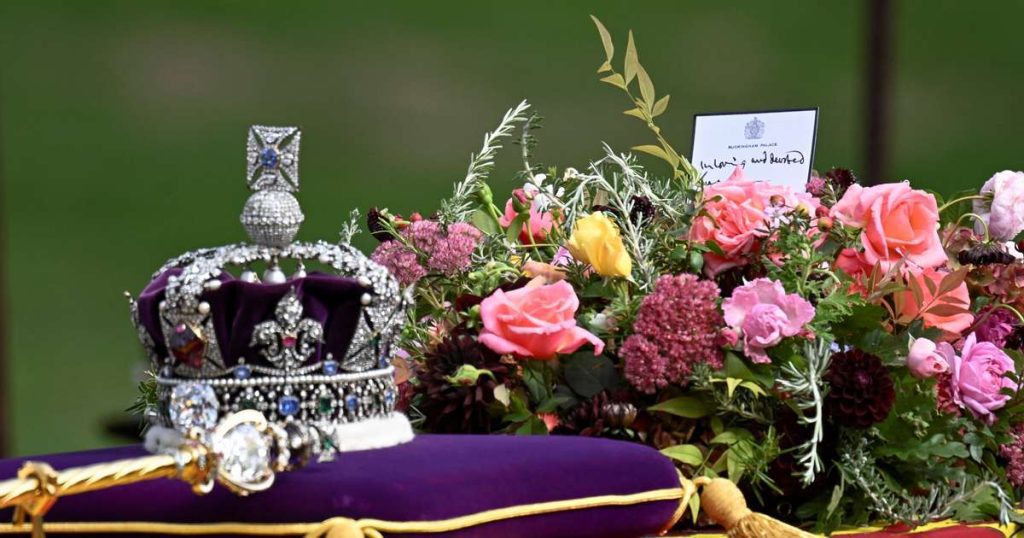 Petition to return Queen Elizabeth's diamond scepter to South Africa