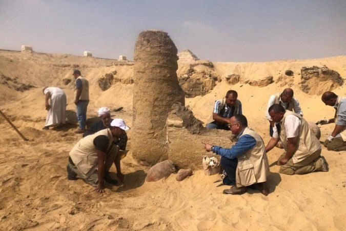 A área em que o halloumi foi descoberto se tornou um sítio arqueológico em 2018, quando começaram a ser encontrados artefatos e túmulos egípcios na região -  (crédito: Ministério do Turismo e da Antiguidade/Reprodução)