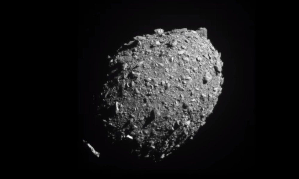 Telescópio no Havaí registra colisão da DART contra asteroide
