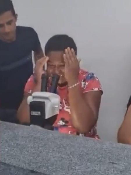 Sandra was recorded interacting with an ant on the first day of her lab class at the Instituto Federal de Goiás - Antônio Araújo / Twitter / Video playback - Antônio Araújo / Twitter / Video playback