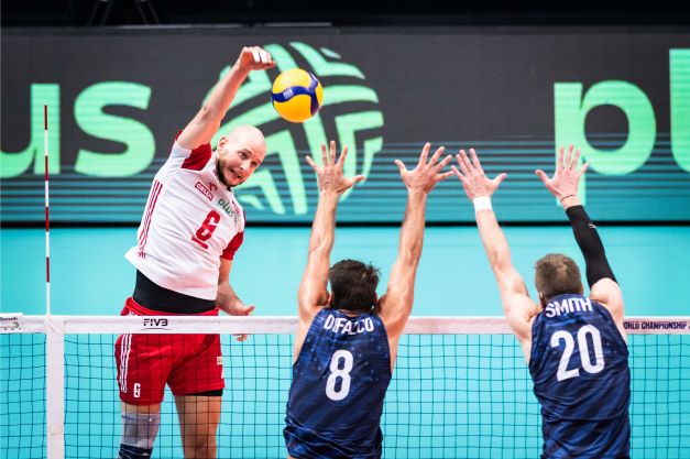 Poland beat USA and beat Brazil on a half-web volley