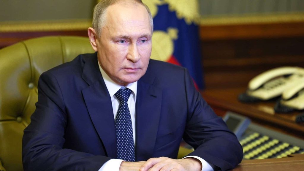 Putin calls for "goodwill" to resolve disputes, but does not mention war