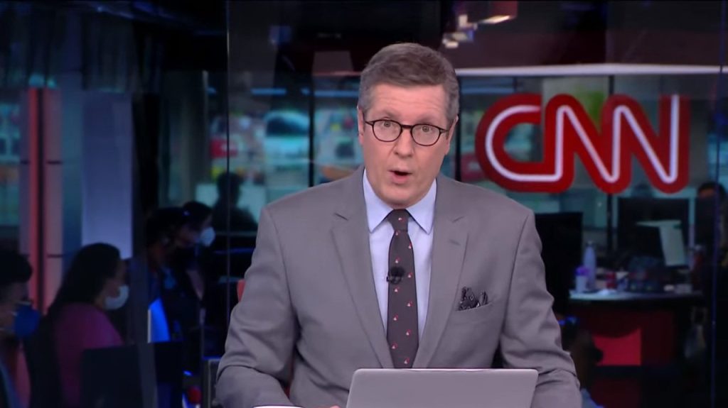 On CNN, journalist cuts off microphone when defending Roberto Jefferson