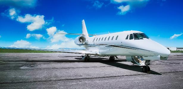 Celebrities in a hot seat: Are private jets polluting more?