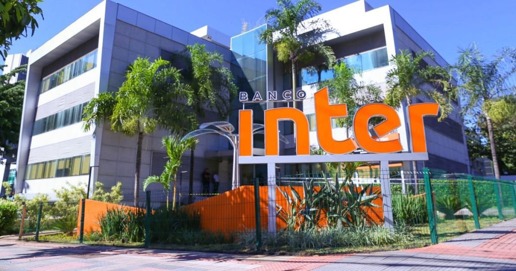 Banco Inter offers scholarships in partnership with a technology company
