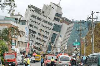 Taiwan: 6.9-magnitude earthquake prompts devastation and tsunami warning