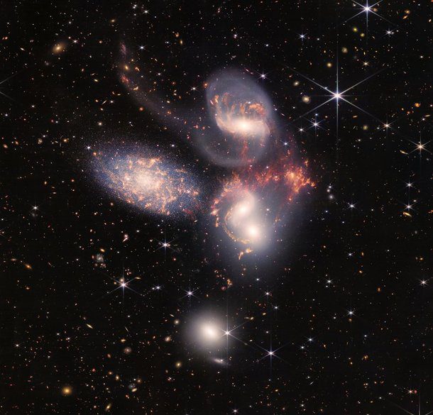 Four galaxies interact in this beautiful image of a space quintet.  (Source: NASA/reproduce)