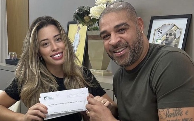 one again?  Newspaper: Adriano Emperador gets married in less than a month - Flamengo - News and game Flamengo